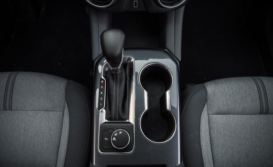 Детали интерьера Chevrolet Blazer 2018 года  (фото 10 из 20)